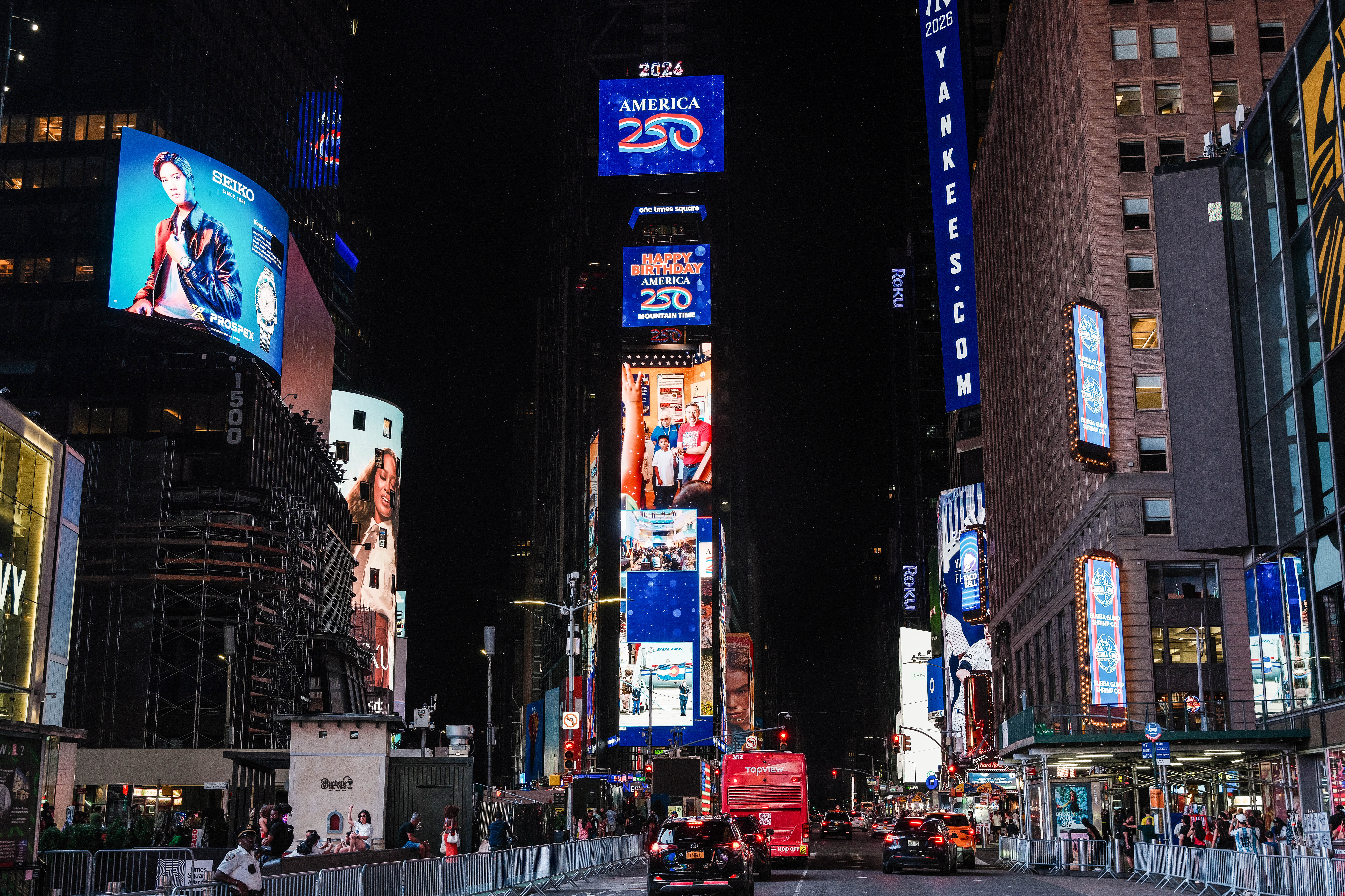 Immagine per America250 Announces Star-Studded Lineup for Giving 4th Broadcast Benefit Show at One Times Square