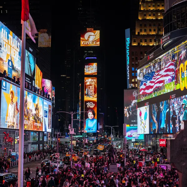 Immagine per Why Times Square’s Billboards Are Required by Law