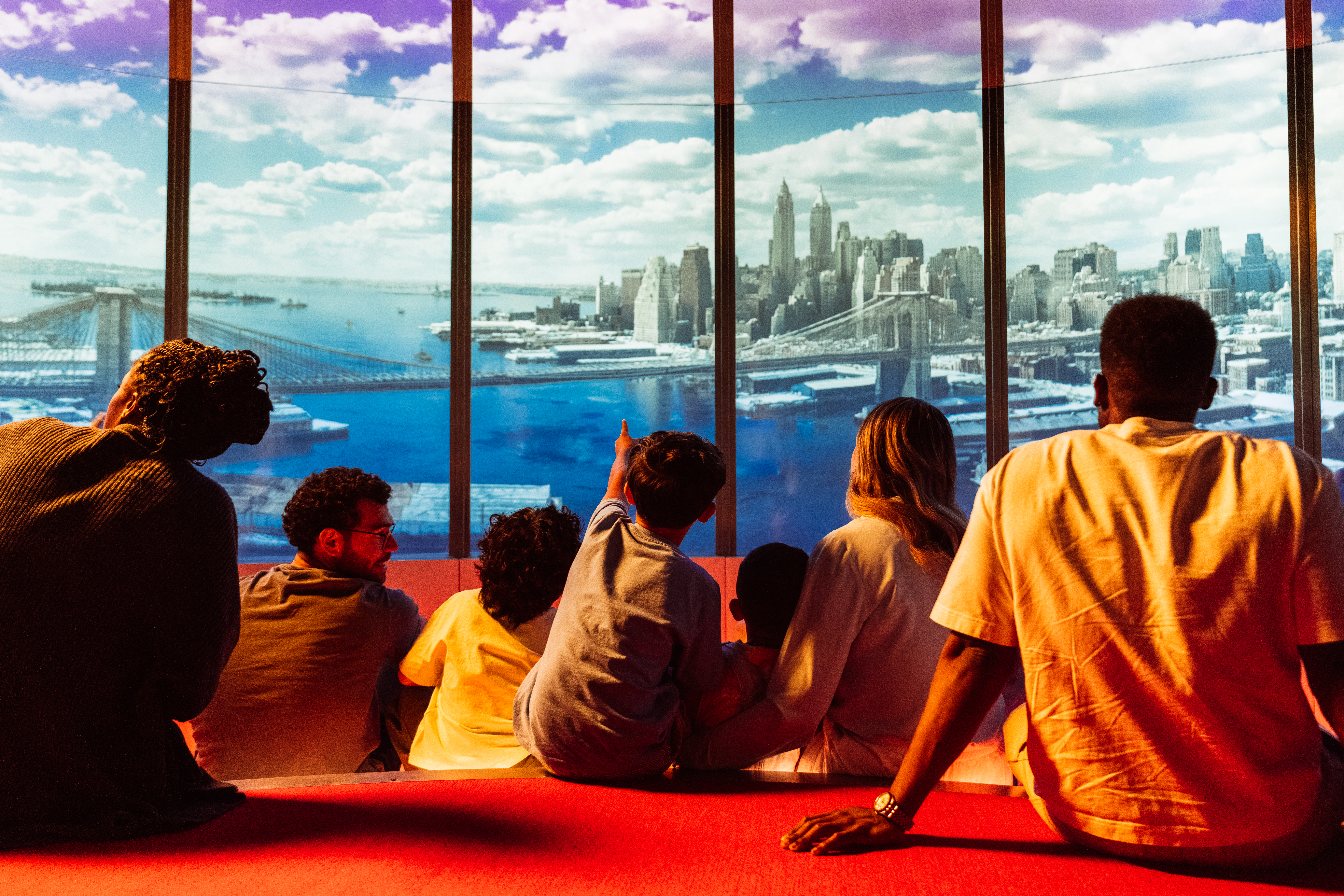Immagine per One Times Square Launches TIMES TRAVEL: An Immersive, Multi-Sensory Journey Through the History of Times Square and New Year’s Eve Ball 